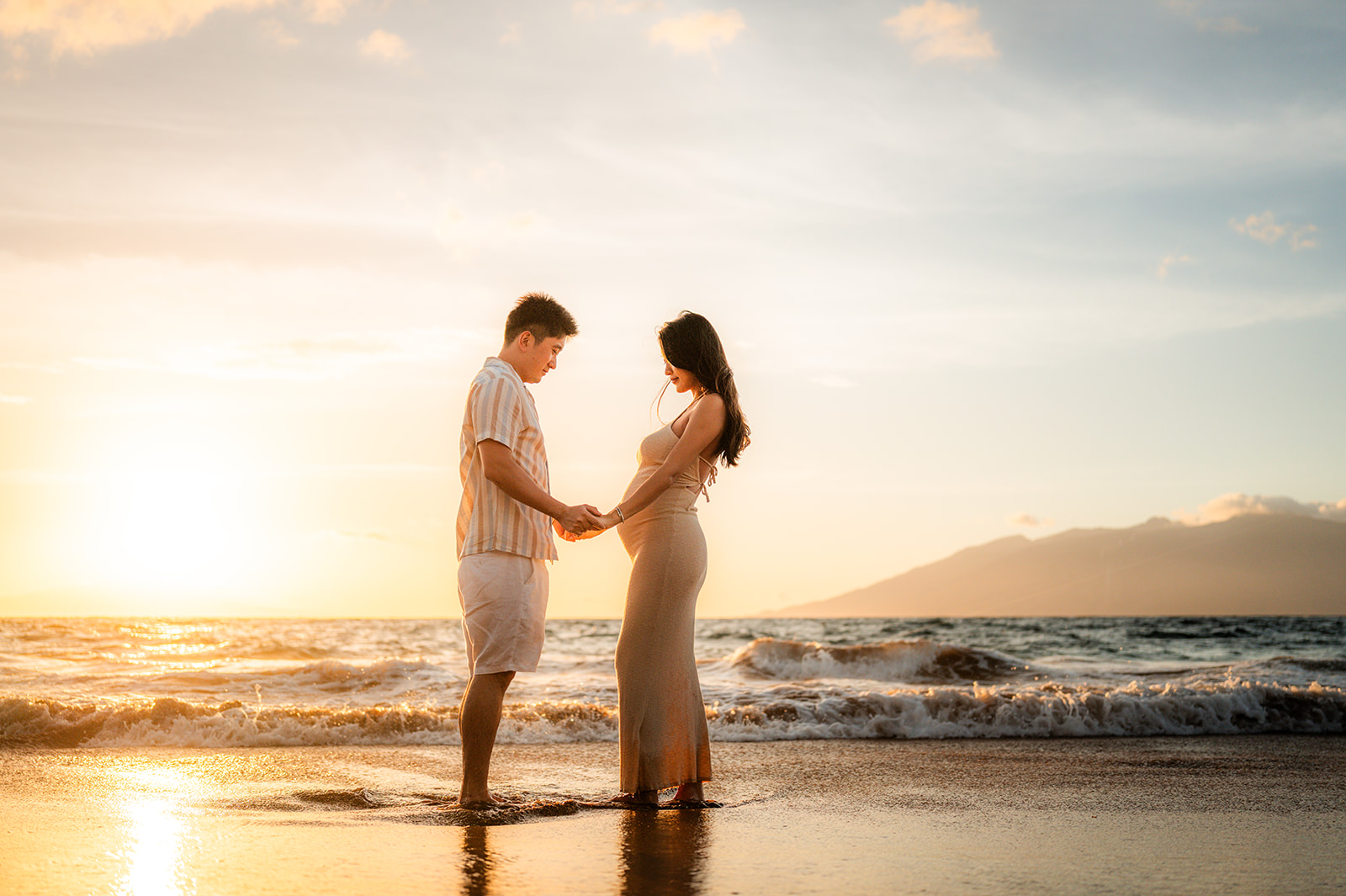 Babymoon maternity experience at sunrise
