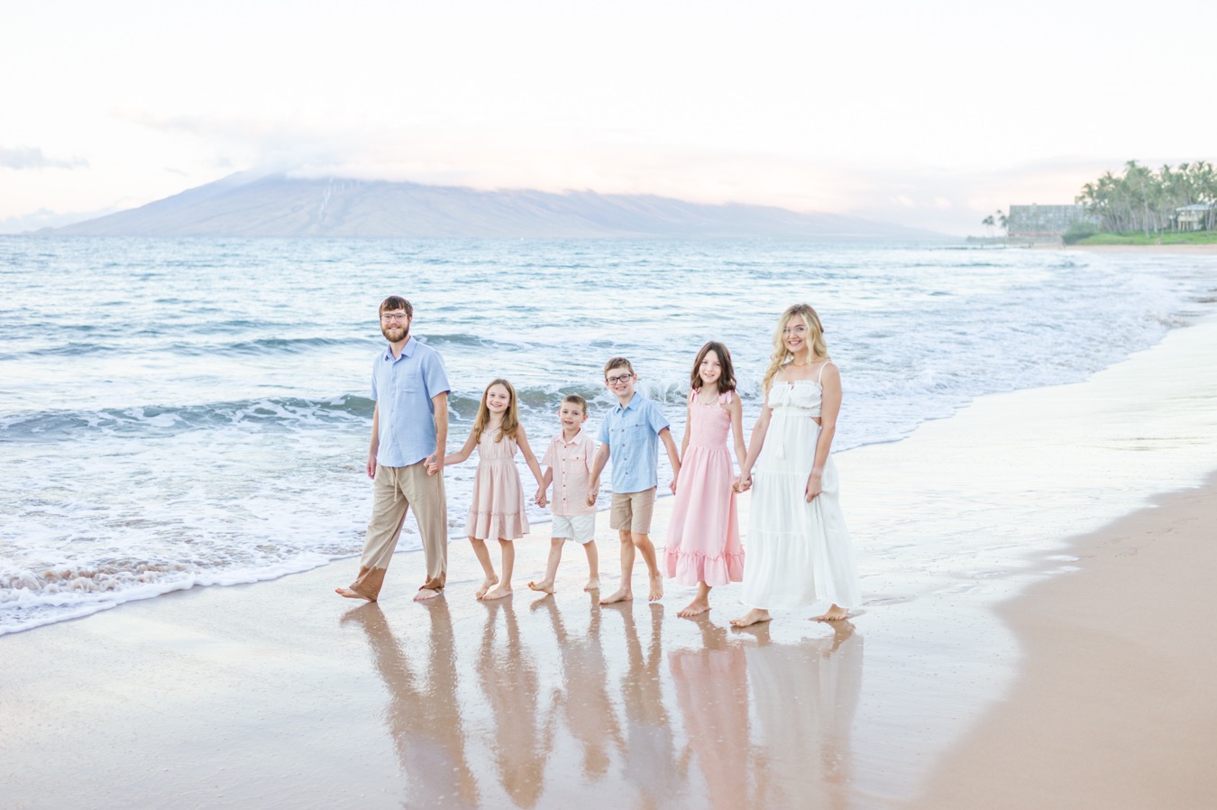 A Maui mini-session photographed at sunrise
