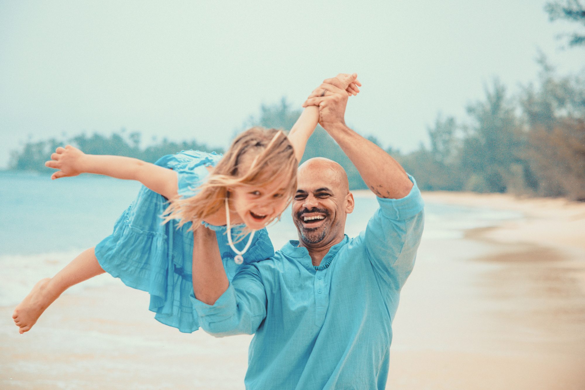 A family portrait session in Maui