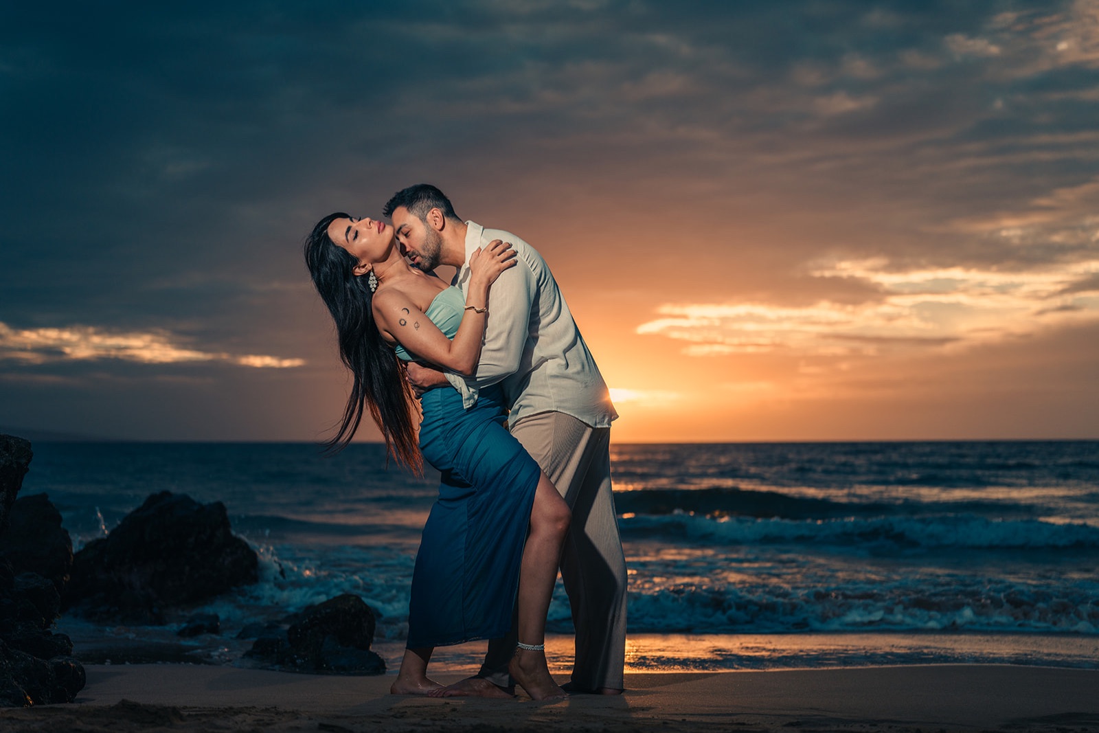 A romantic sunset couples photography story in Maui