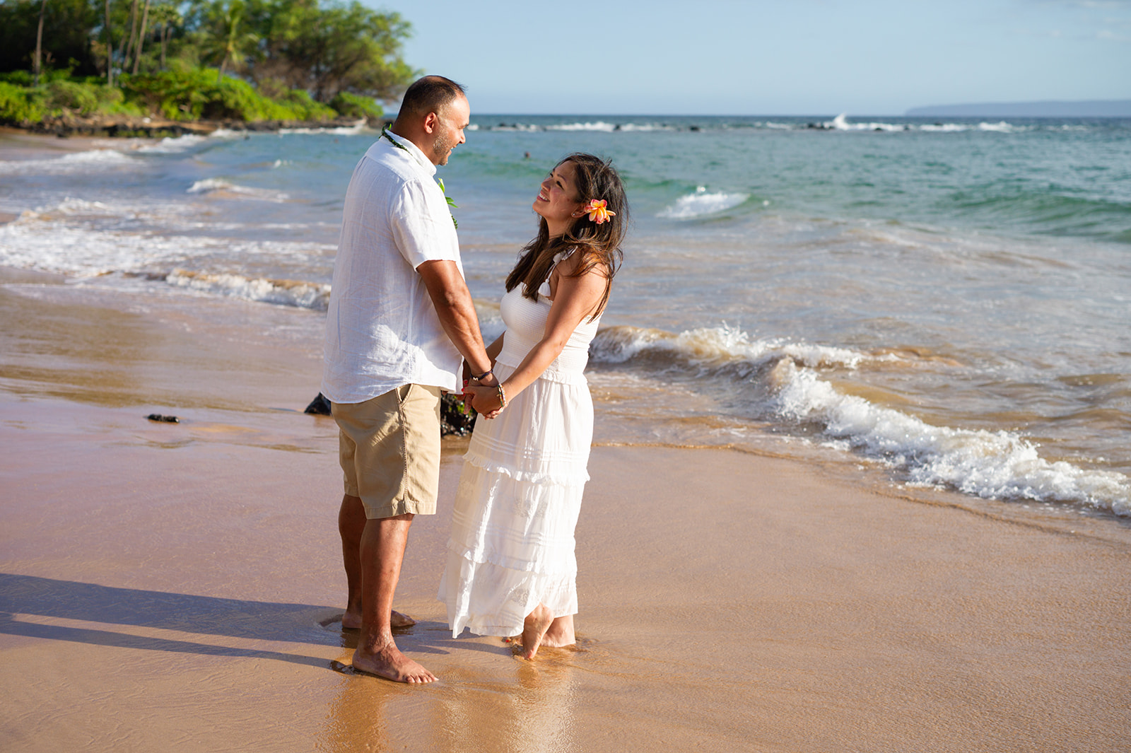 A couple photographed at Mokapu Beach in Wailea with the Leica M9 CCD camera