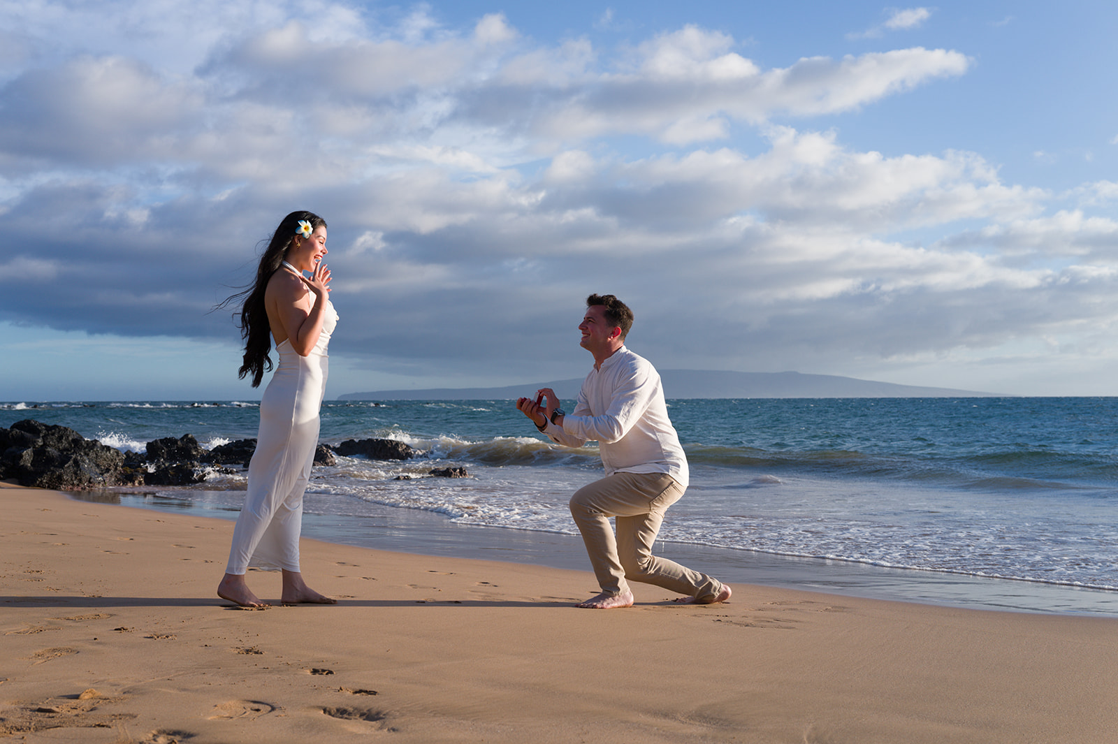 A marriage proposal during a Light and Bright session in Wailea